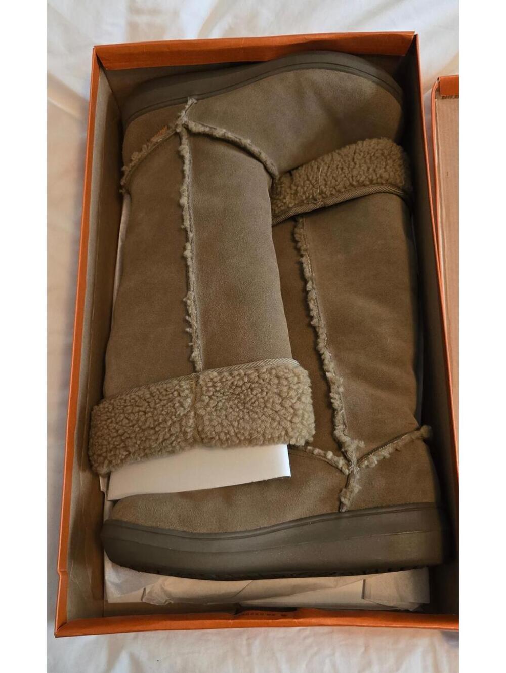 AVAILABLE UNTIL SEPT 30 - Rocket Dog Women's Sahara Winter Boots Size 9.5